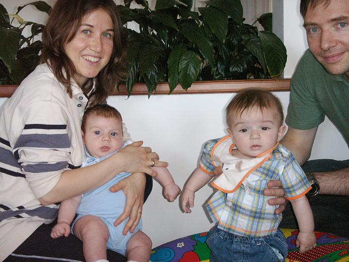 2006-05-27_11-03_15.JPG - Il mio amichetto RiccardoMein Kumpel Riccardo