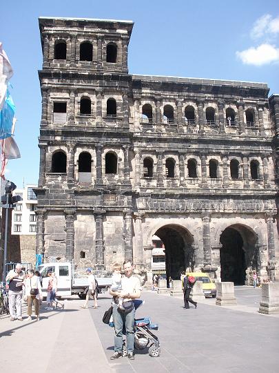2007-05-03_15-30_82.JPG - Porta Nigra - colonia Augusta Treverorum